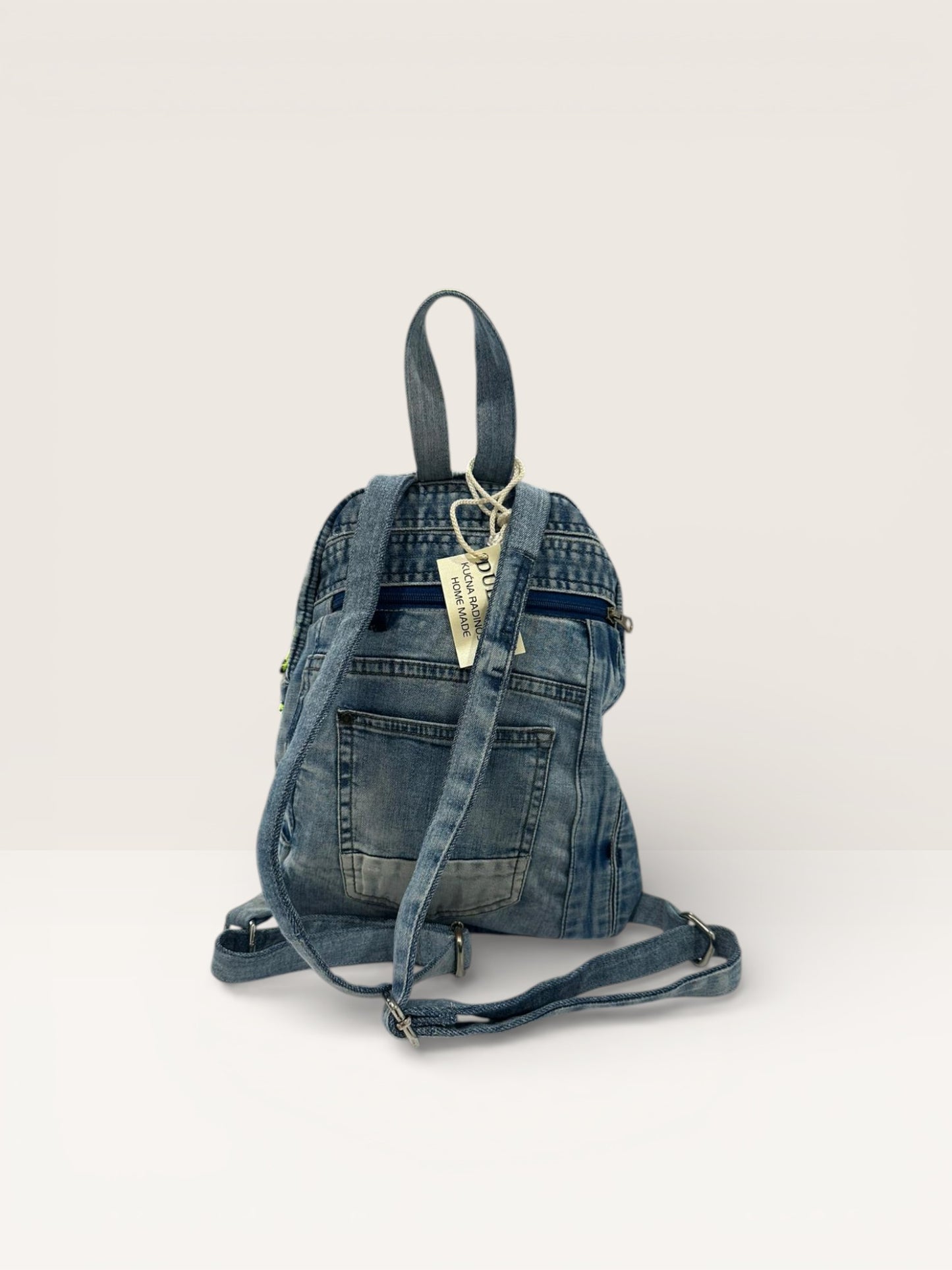 Denim Unikatni Ruksak „Neon Urban“ – Ručni Rad