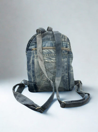 Denim ruksak „Floral Denim” – ručni rad, unikat KIKY STORE