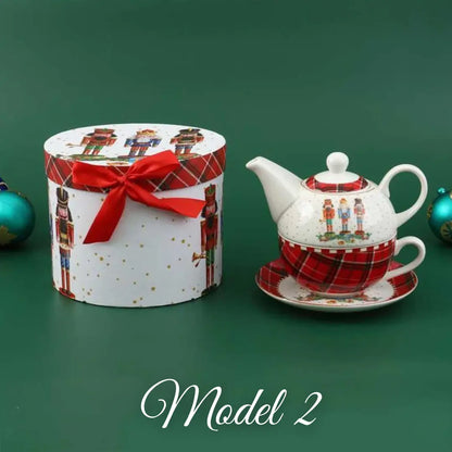 Božićni čajnik sa šalicom i tanjurom u poklon kutiji KIKY STORE