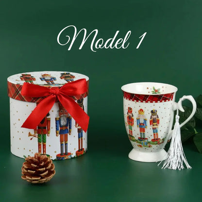 Božićna šalica u poklon kutiji – 300 ml (4 modela) KIKY STORE