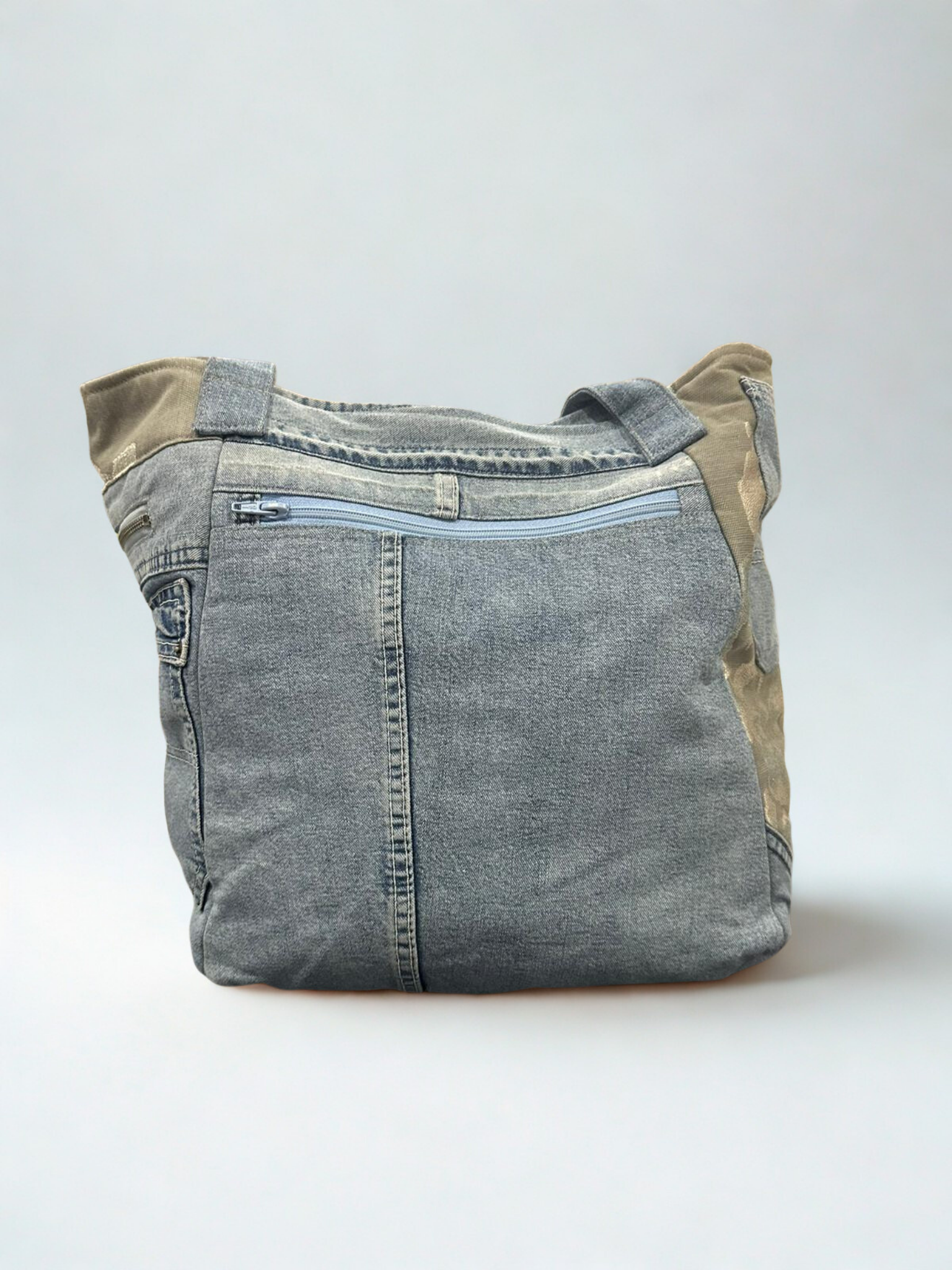 Denim torba “Urban Chain” – ručni rad, unikat KIKY STORE