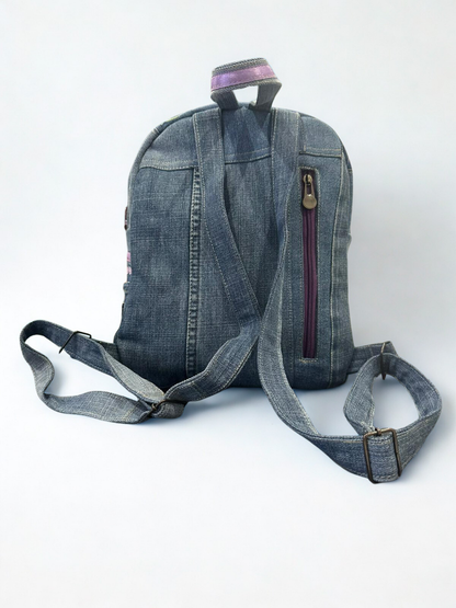 Denim ruksak “Floral Journey” – ručni rad, unikat KIKY STORE