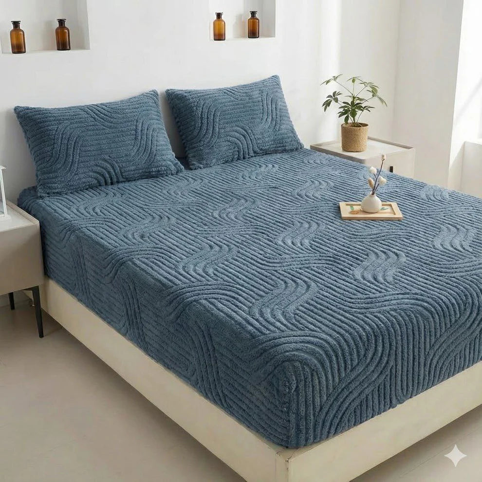 Premium Flanel Plahta s Gumicom 200×200 cm linijski uzorak + 2 Jastučnice GRATIS