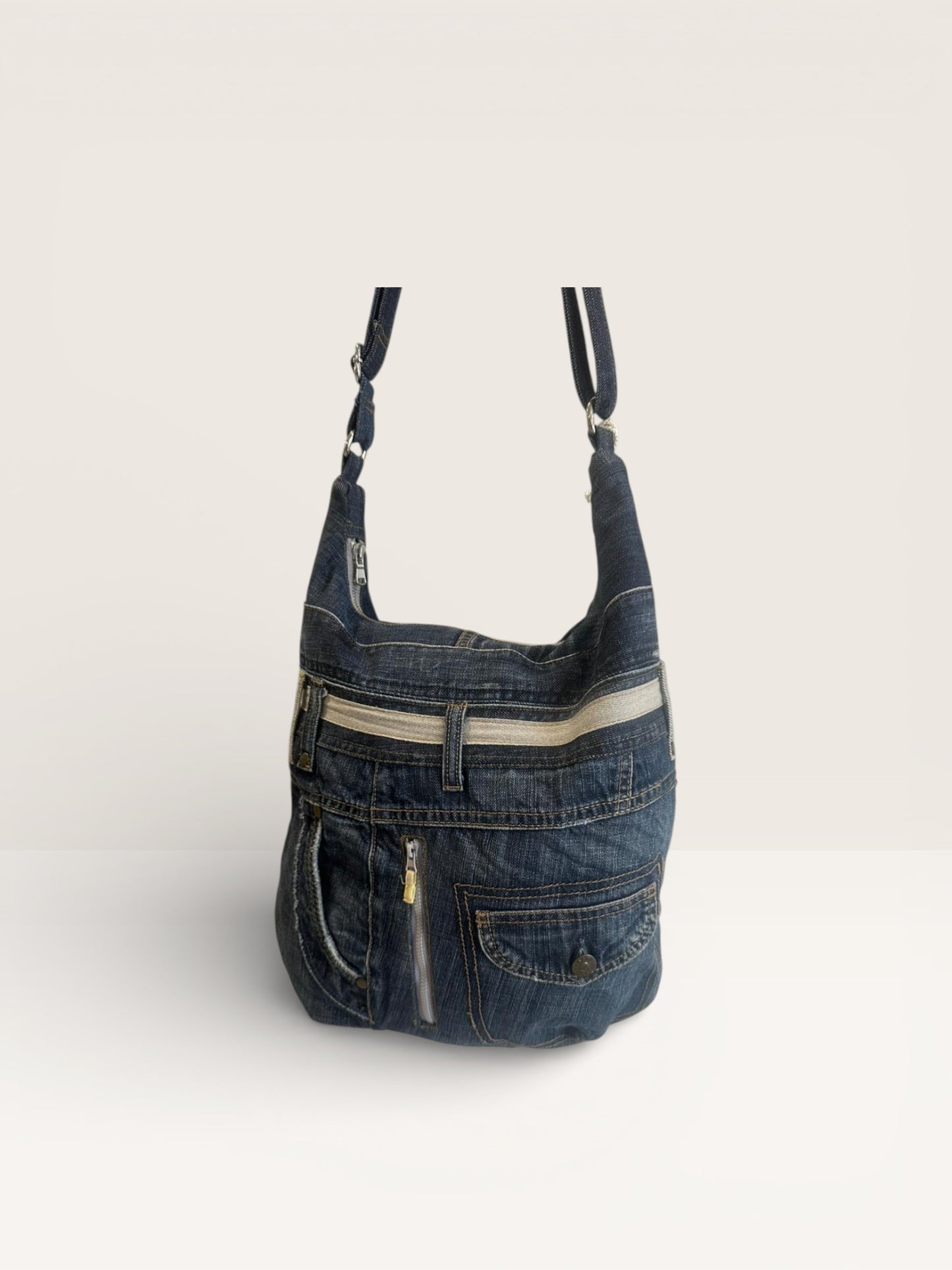 Denim Unikatna Torba „Urban Pocket“ – Ručni Rad