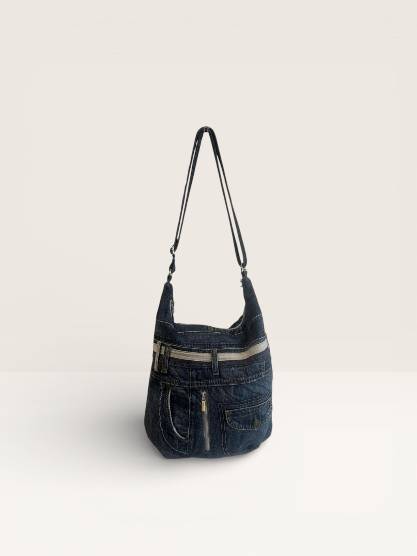 Denim Unikatna Torba „Urban Pocket“ – Ručni Rad