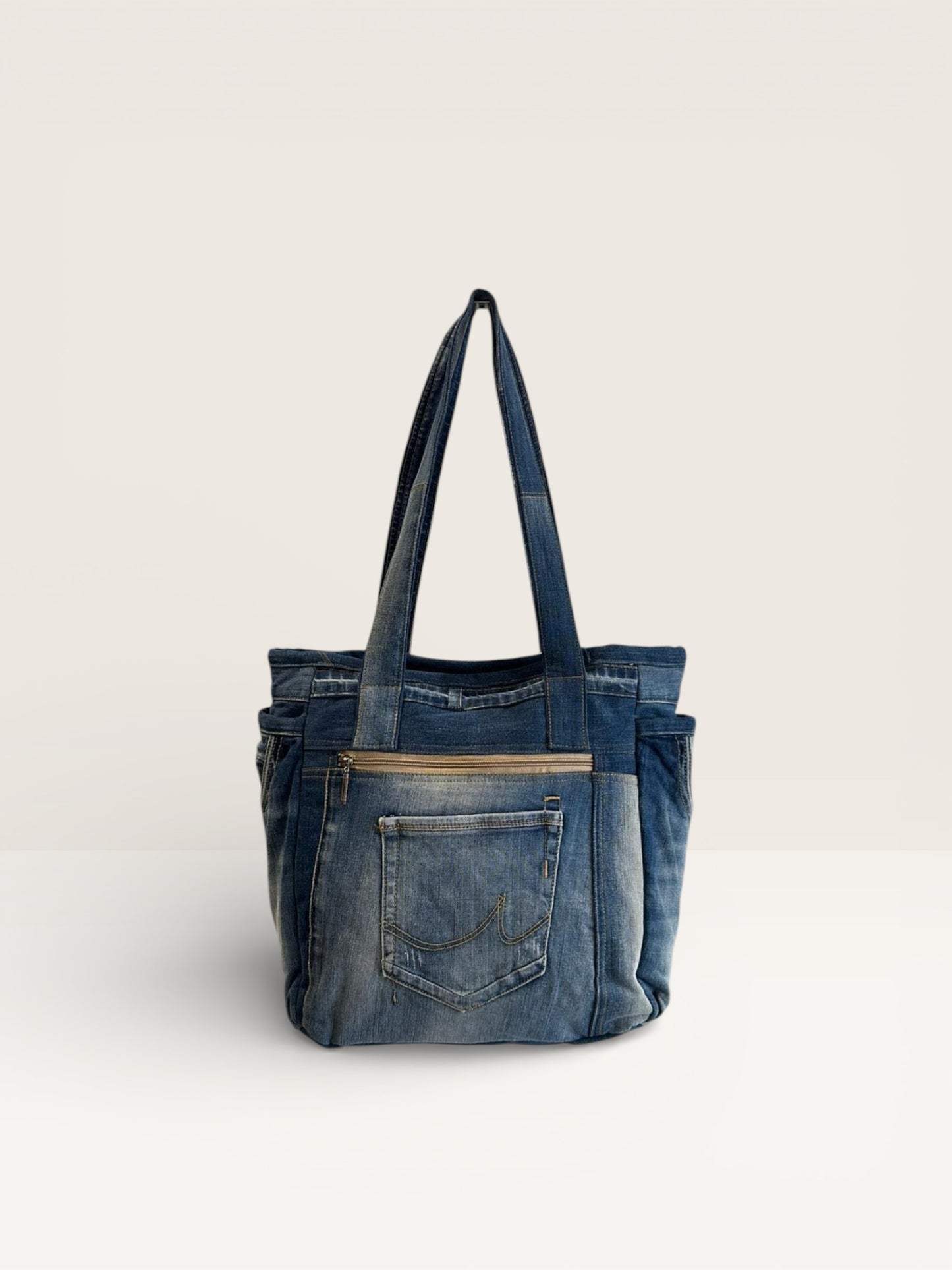 Denim Unikatna Torba „Classic Pocket“ – Ručni Rad