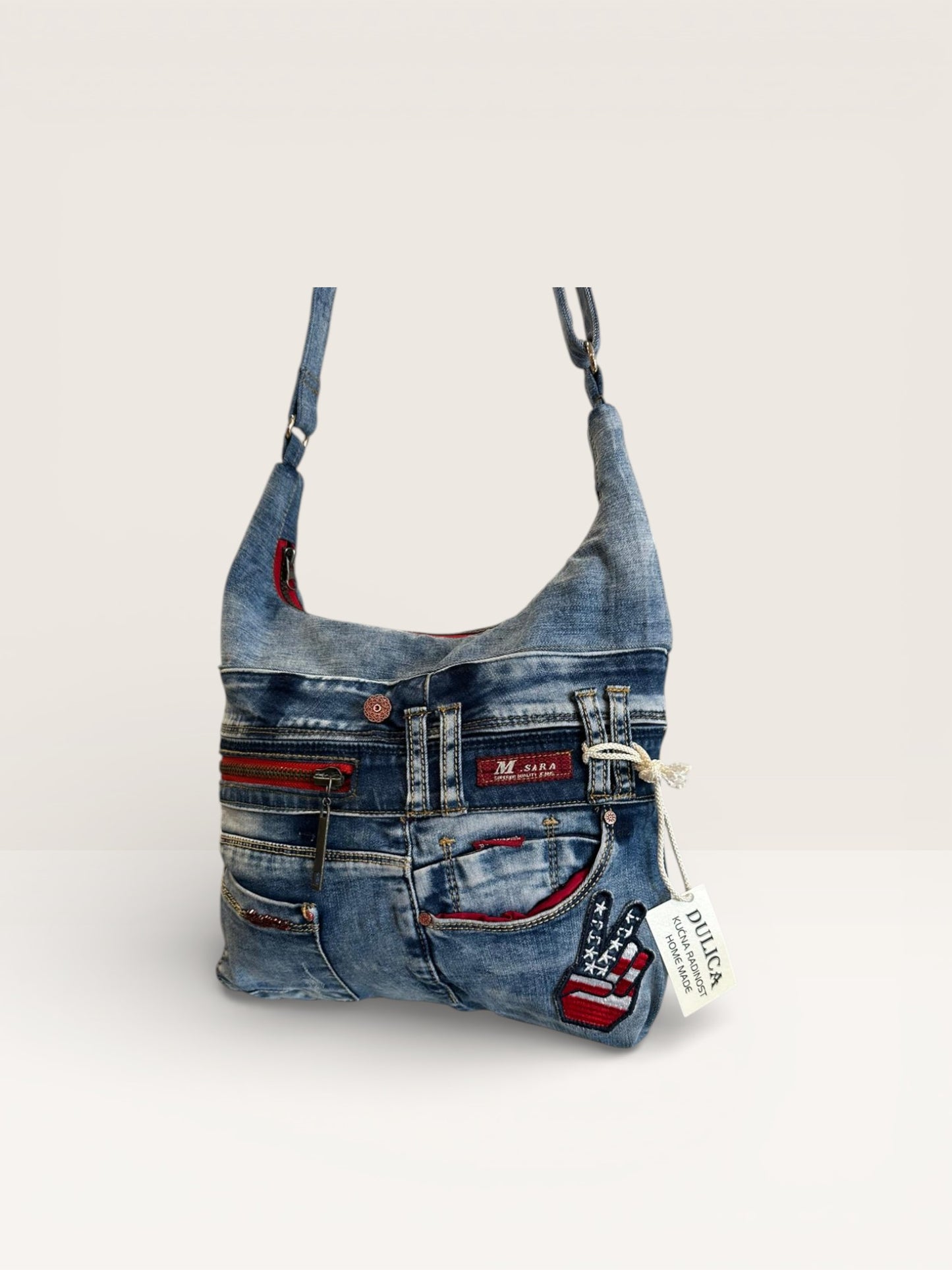 Denim Unikatna Torba „Red Accent“ – Ručni Rad
