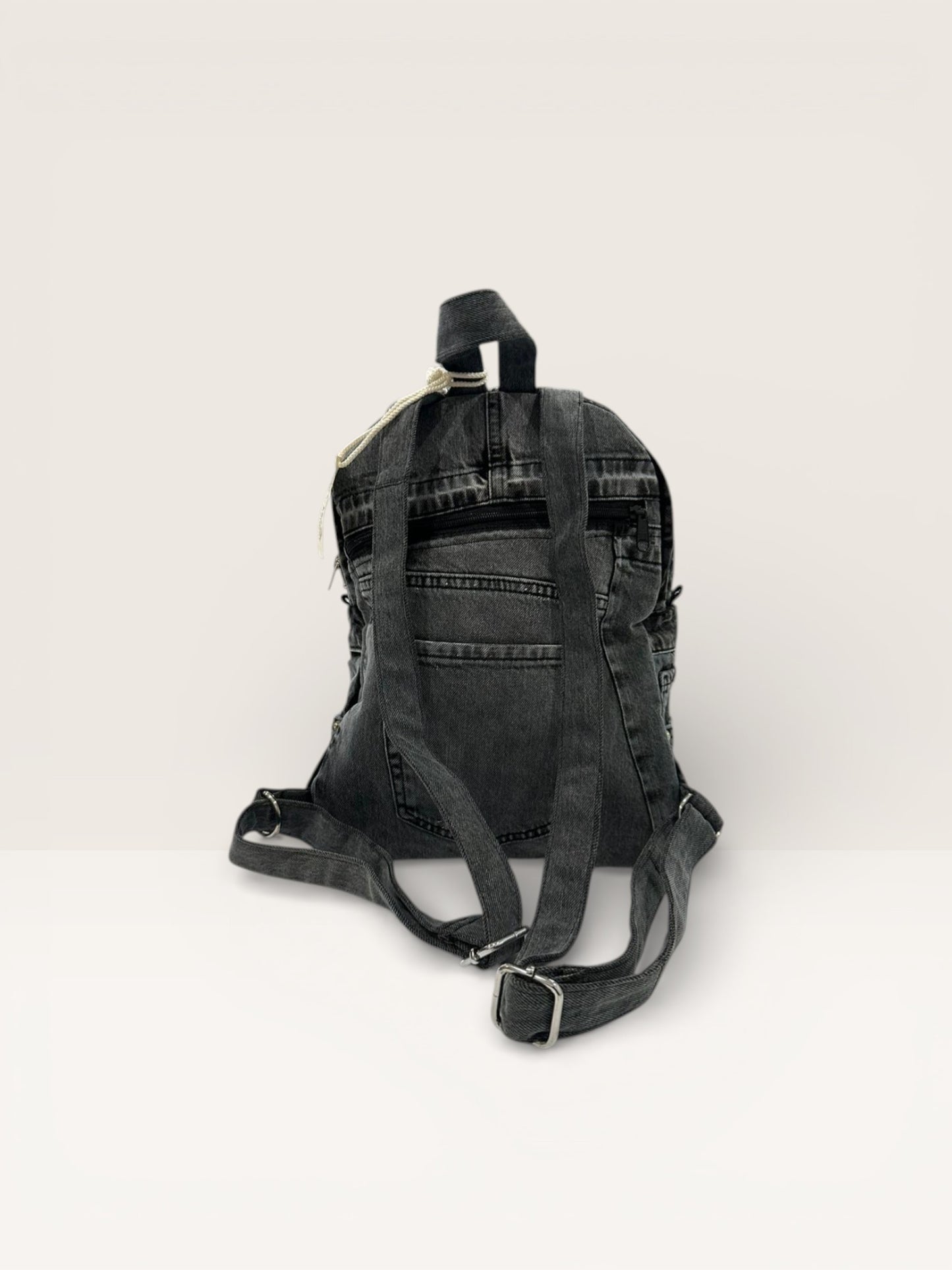 Denim Ruksak „Grey Vintage“ – Ručni Rad