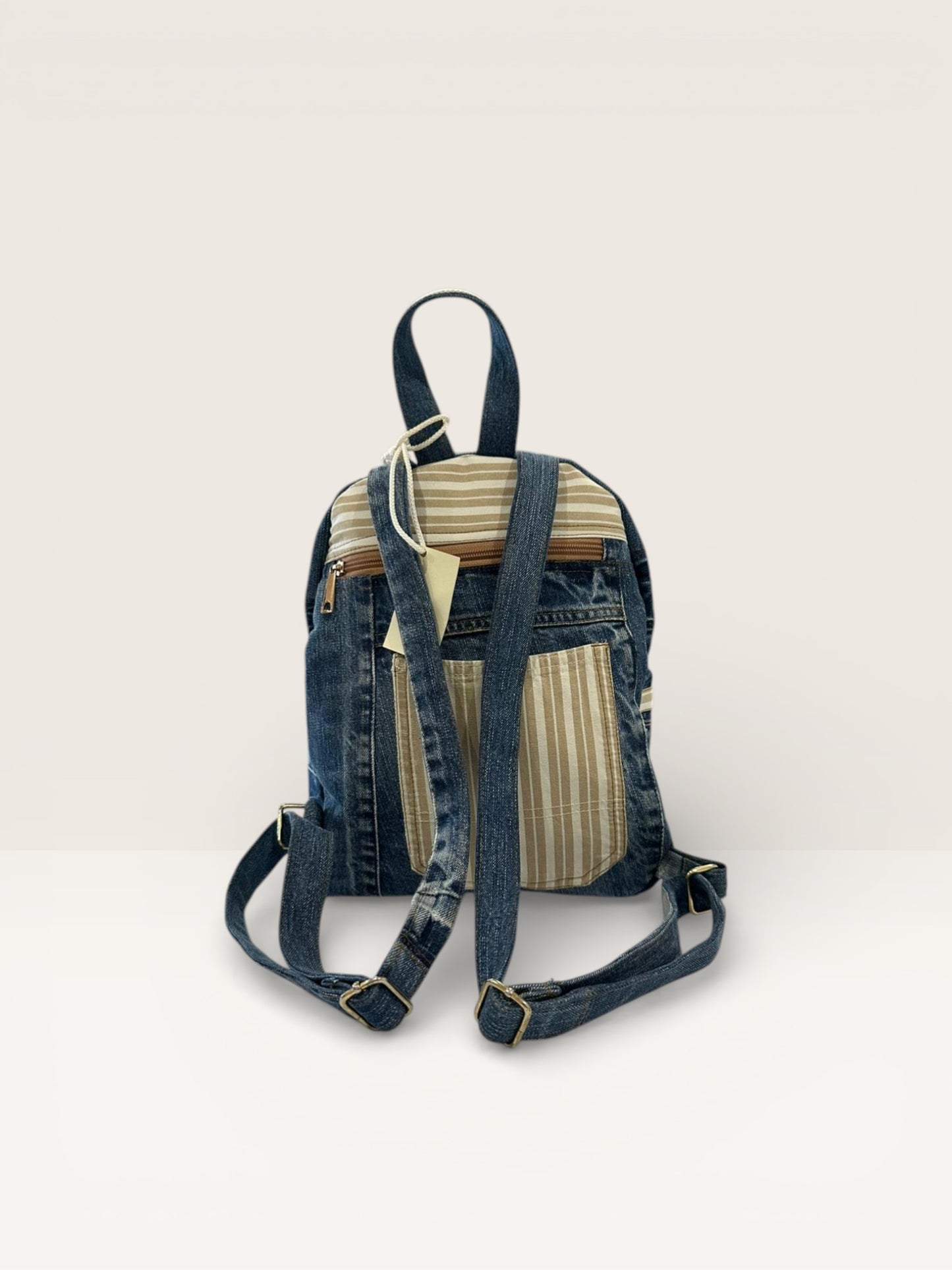 Denim Ruksak „Vintage Pocket“ – Ručni Rad
