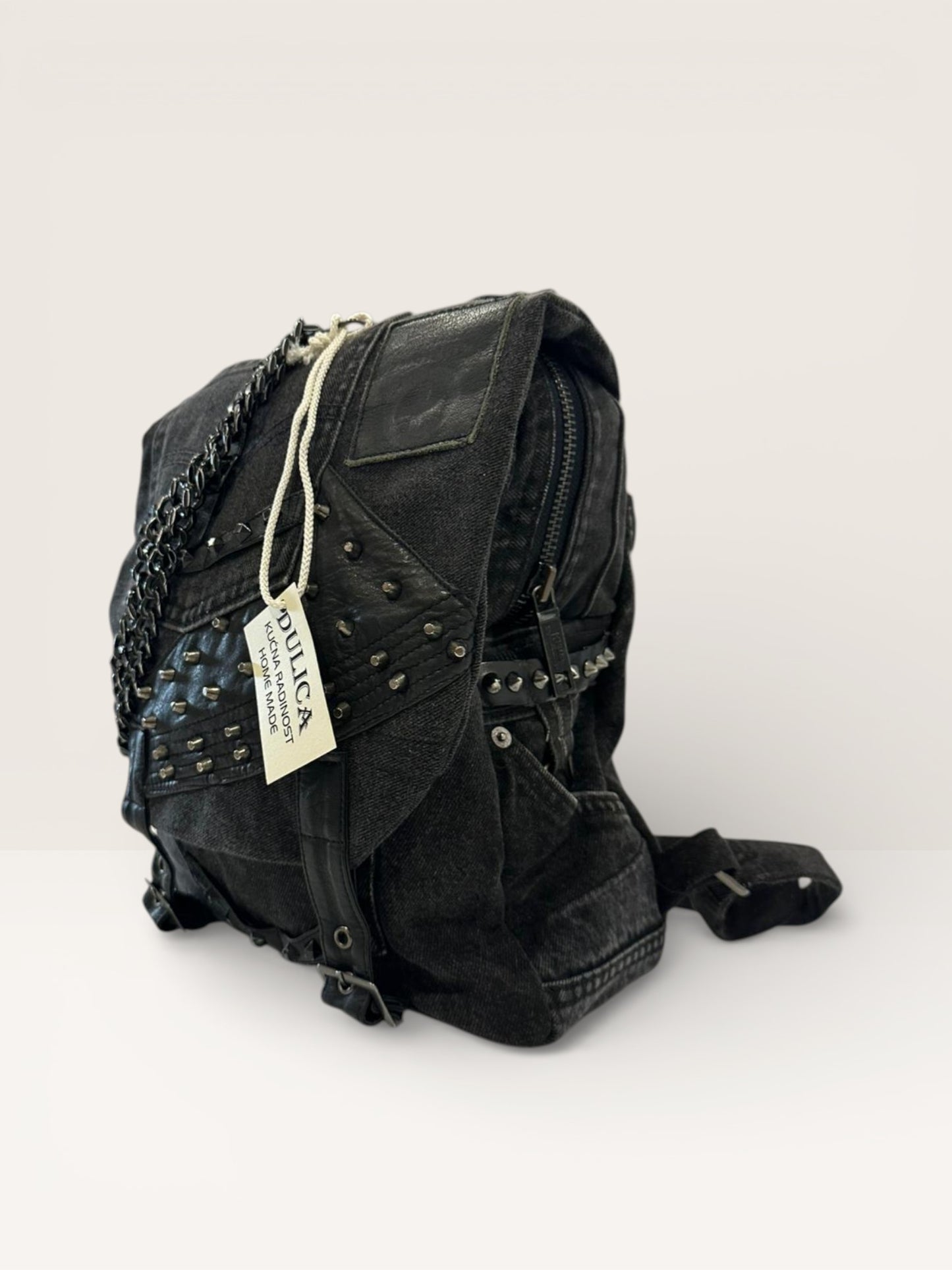 Denim Ruksak „Urban Rebel“ – Ručni Rad